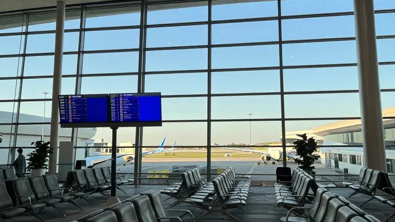 Illustration for: Net 90,000 More Israelis Return to Israel Than Leave Ahead of Tuesday Vote